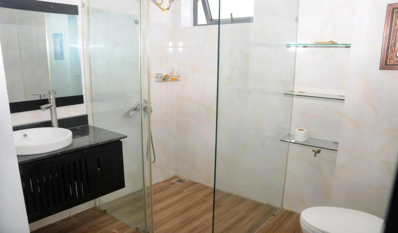 Tay Ho Villa هوي ان